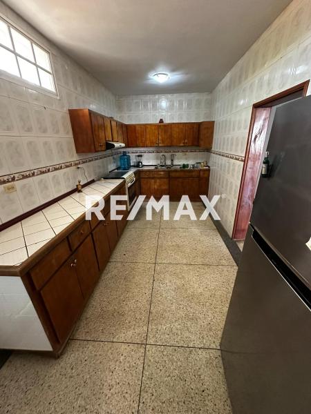 Casa en Alquiler Judibana, Av. El Centro.  Los Taques Estado Falcon