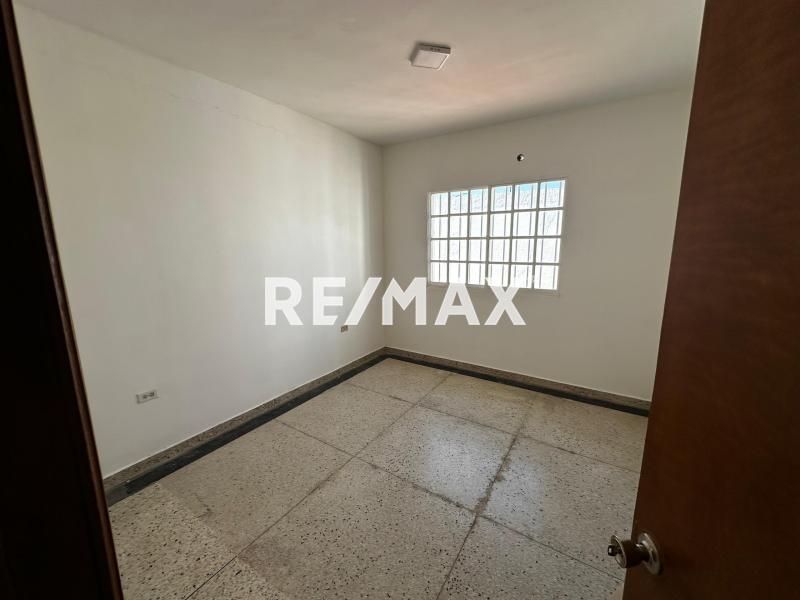 Casa en Alquiler Judibana, Av. El Centro.  Los Taques Estado Falcon