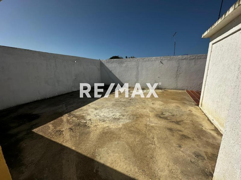 Casa en Alquiler Judibana, Av. El Centro.  Los Taques Estado Falcon