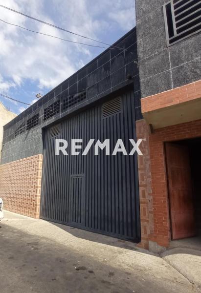 Galpon en Venta, Centro de Punto Fijo.