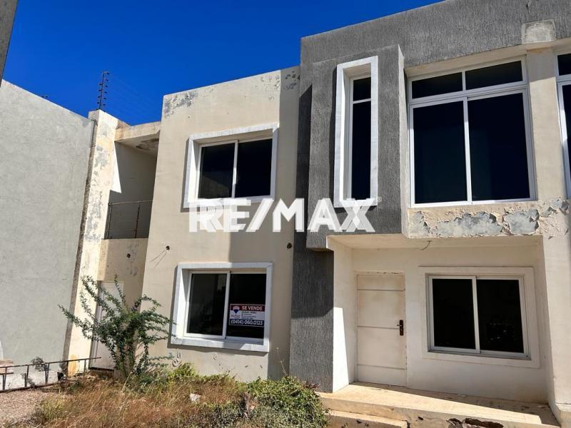 EN VENTA TOWN HOUSE VILLA GUADALUPE