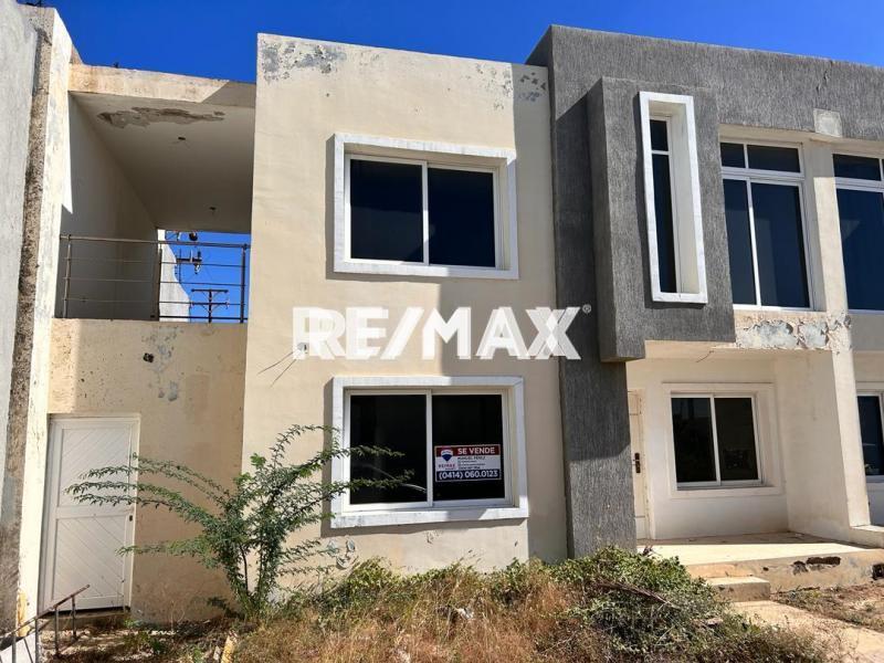 EN VENTA TOWN HOUSE VILLA GUADALUPE