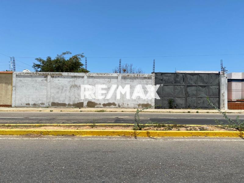 Se vende Terreno  cercado en la Urb. Casacoima