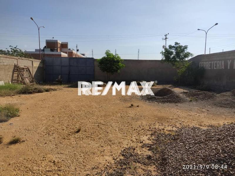 Se vende Terreno  cercado en la Urb. Casacoima
