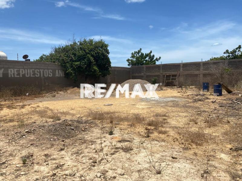 Se vende Terreno  cercado en la Urb. Casacoima