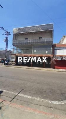 Edificio en Alquiler, Centro de Punto Fijo.