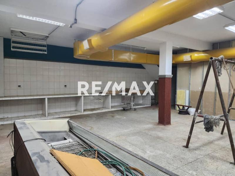 En Venta Edificio Comercial Calle Arismendi