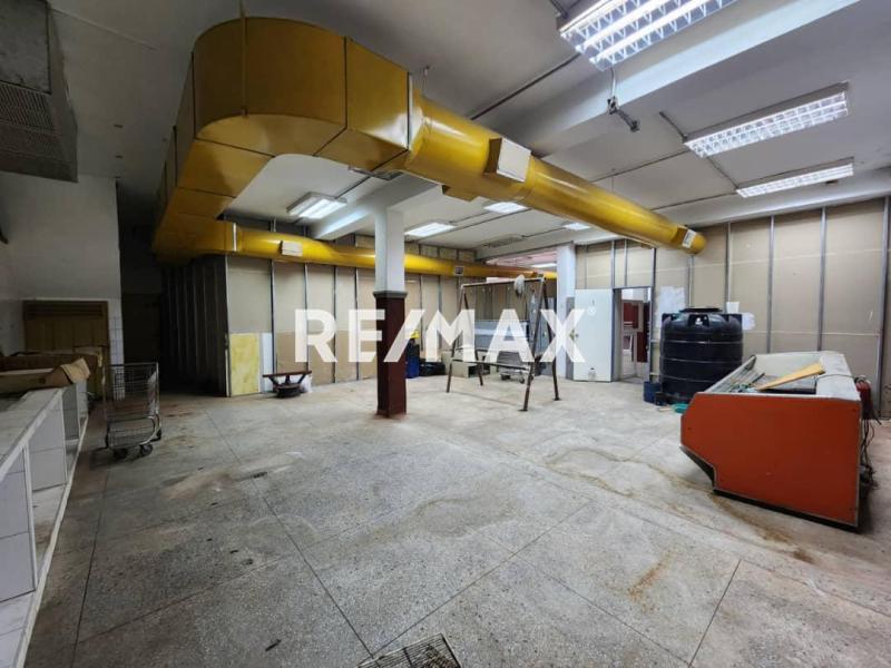 En Venta Edificio Comercial Calle Arismendi