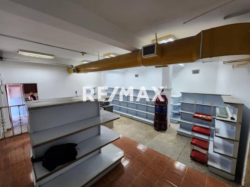 En Venta Edificio Comercial Calle Arismendi