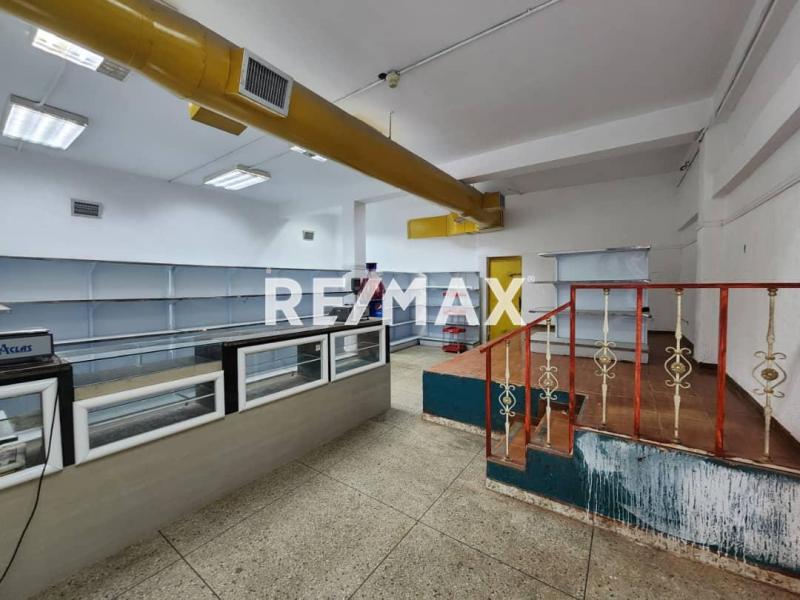 En Venta Edificio Comercial Calle Arismendi