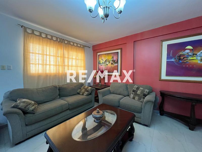 Casa de dos niveles conjunto cerrado Virtudes II disponible en alquiler