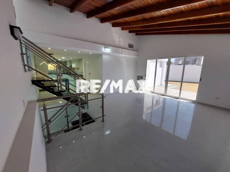 Casa Exclusiva en Venta, Urbanización Judibana, La Lagunita.