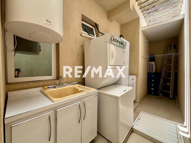 Lujosa Vivienda amoblada y equipada en conjunto privado, disponible en alquiler