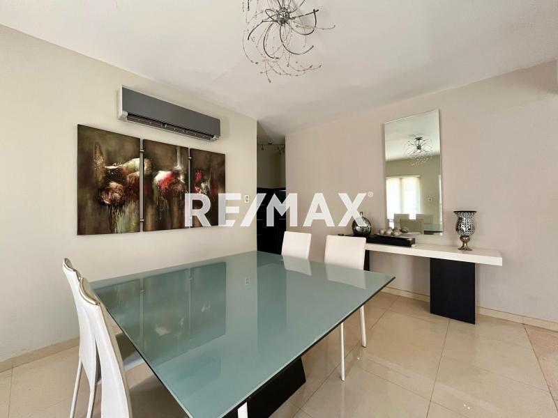 Lujosa Vivienda amoblada y equipada en conjunto privado, disponible en alquiler
