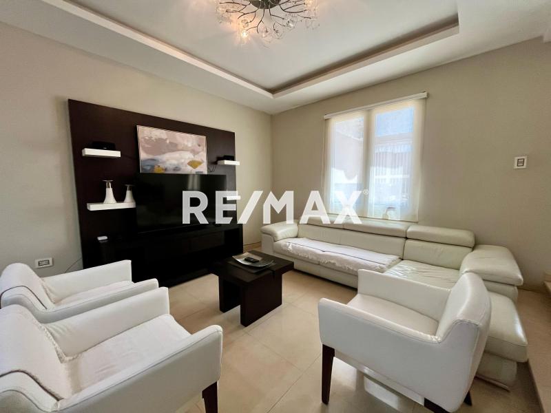 Lujosa Vivienda amoblada y equipada en conjunto privado, disponible en alquiler