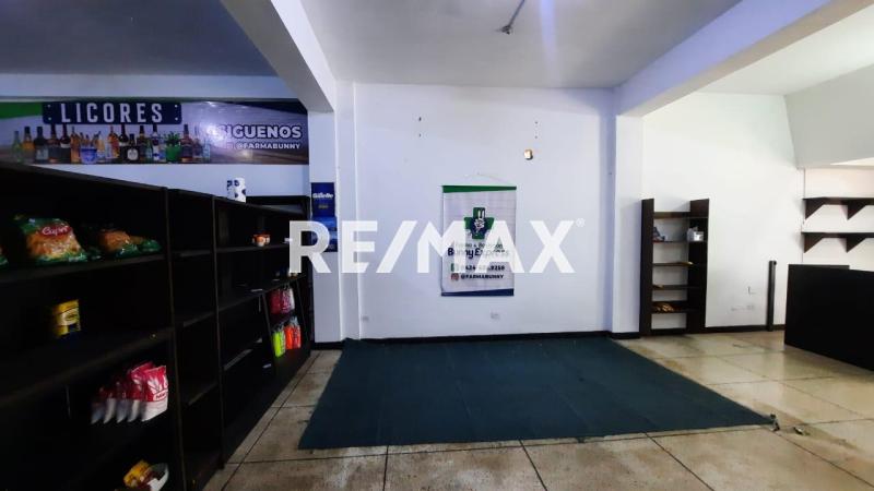 Local comercial ideal para farmacia en la mejor ubicación de la ciudad