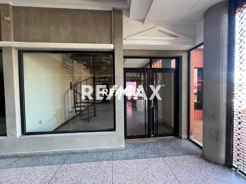 Local en Alquiler Av Ollarvides Puerta Maraven