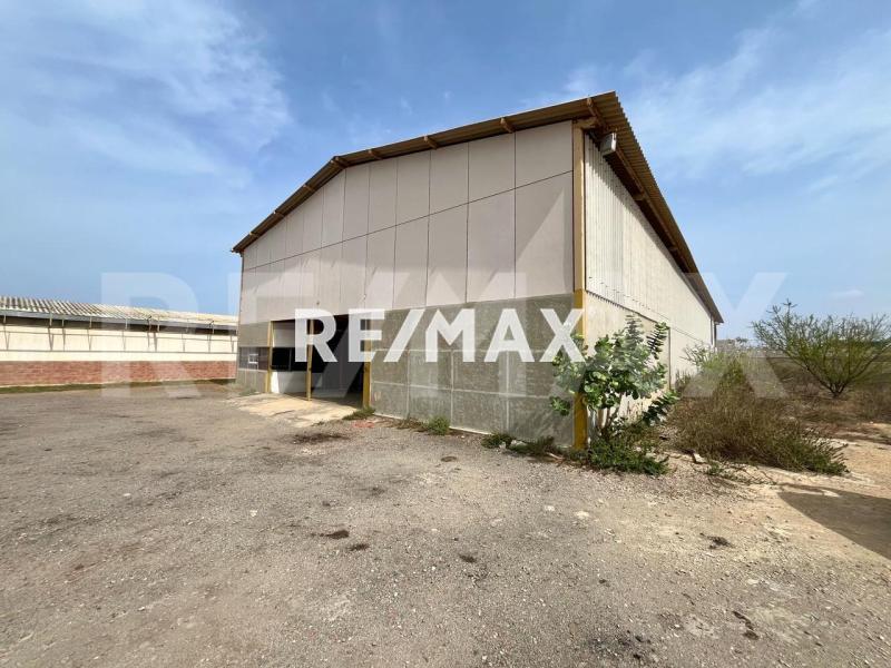 GALPON Y TERRENO EN VENTA SECTOR BELLA VISTA