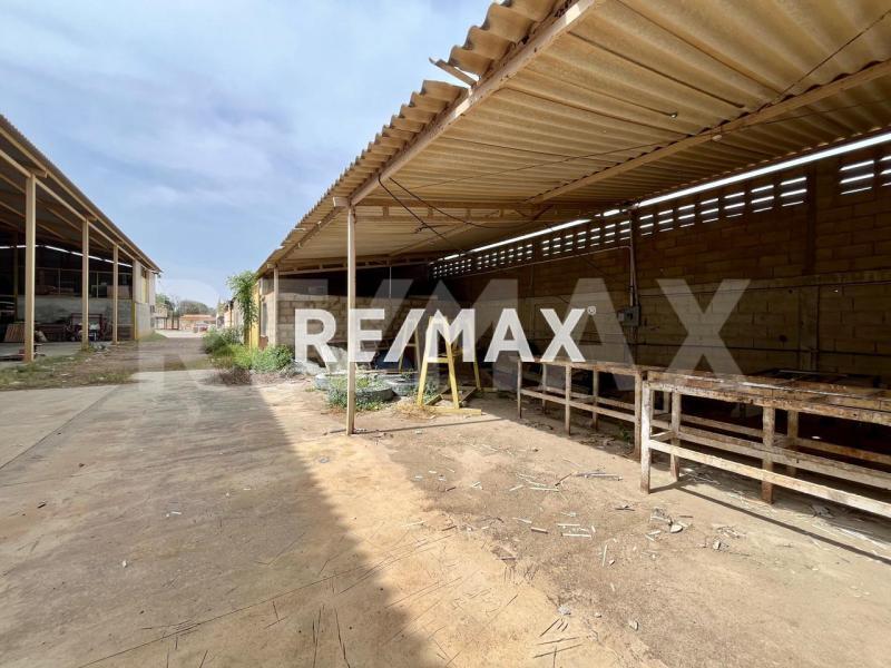 GALPON Y TERRENO EN VENTA SECTOR BELLA VISTA