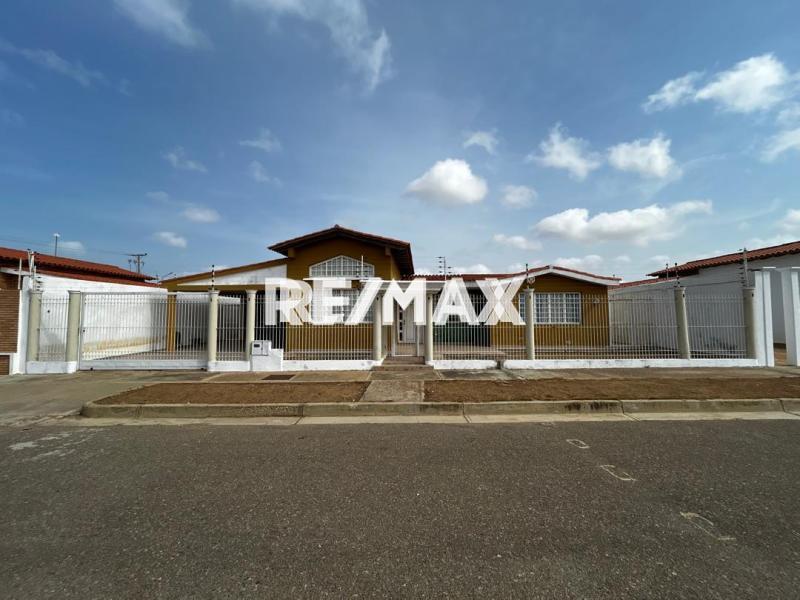 EN VENTA, HERMOSA CASA EN JUDIBANA - Foto 1