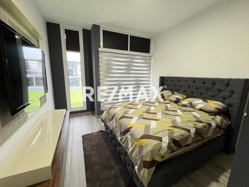 Moderno y excelente Tonwhouse en Venta en Conjunto cerrado