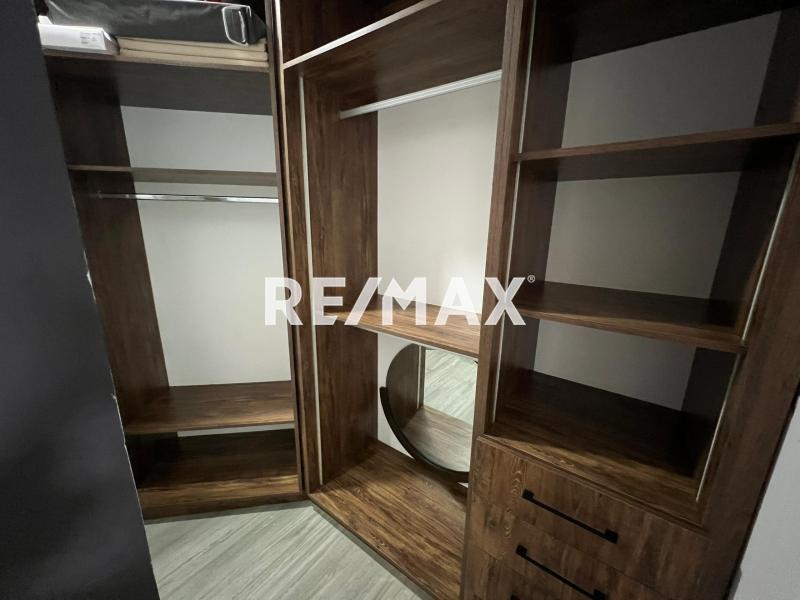 Moderno y excelente Tonwhouse en Venta en Conjunto cerrado