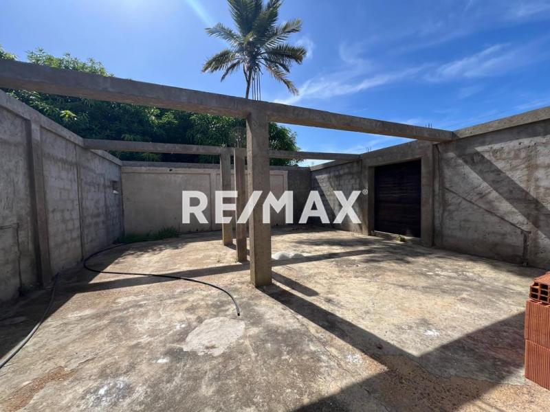 CASA EN VENTA ADICORA