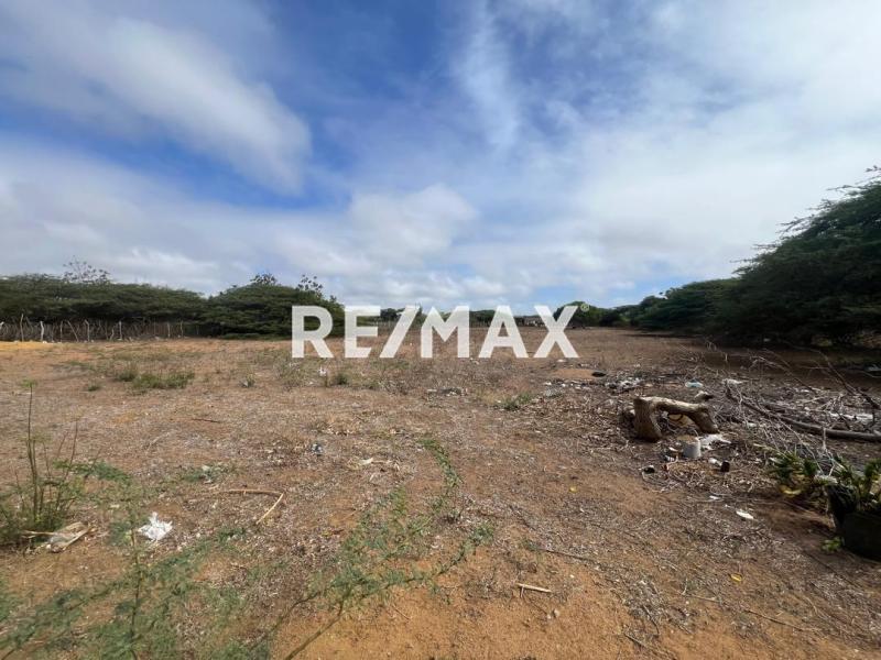 CASA EN VENTA ADICORA