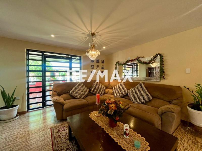 Amplia casa en Venta Guanadito Sur