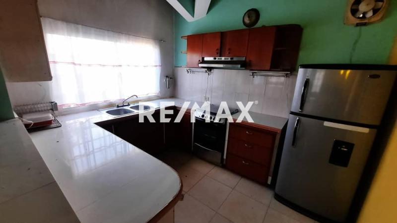 Casa en Venta  con dos anexos amoblada y equipada en Puerta Maraven