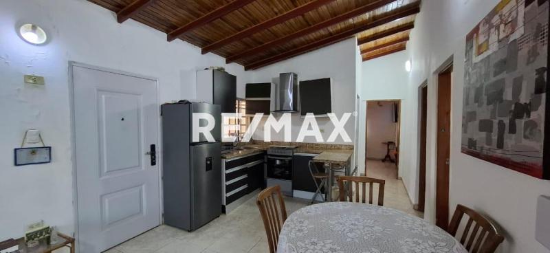 casa  y dos anexos en venta en casco central de Los Taques amoblada y equipada