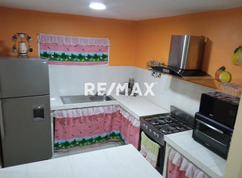 Se Vende TownHouse en Guanadito Sur