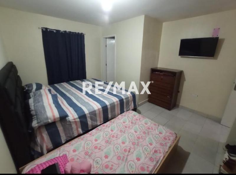 Se Vende TownHouse en Guanadito Sur