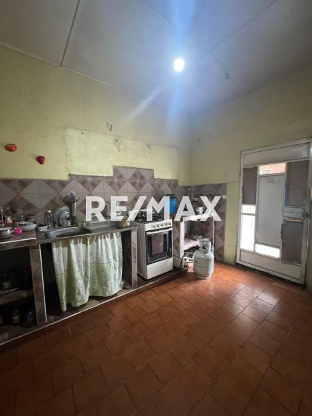 Casa + Local en Venta.  Punto Fijo