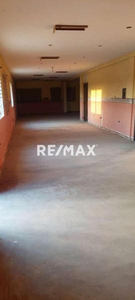 Edificio en Venta, Caja de Agua