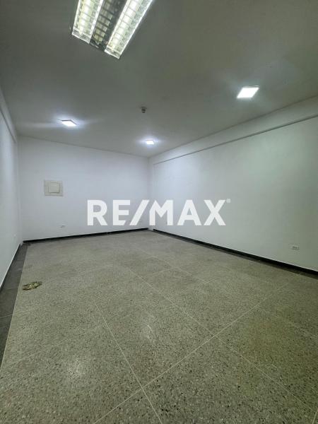 Local Comercial en Alquiler.  Centro de Punto Fijo