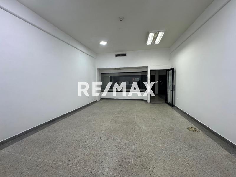 Local Comercial en Alquiler.  Centro de Punto Fijo
