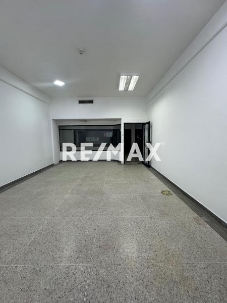 Local Comercial en Alquiler.  Centro de Punto Fijo