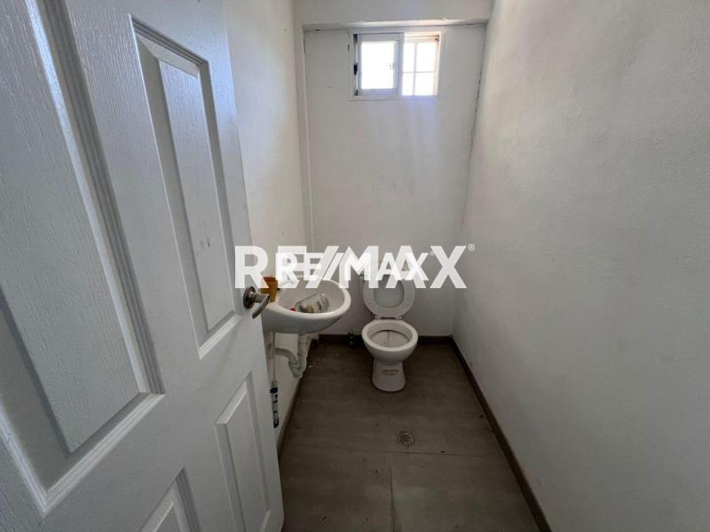 Se vende hermoso e impecable galpón! Puerta Maraven. Urb. La España