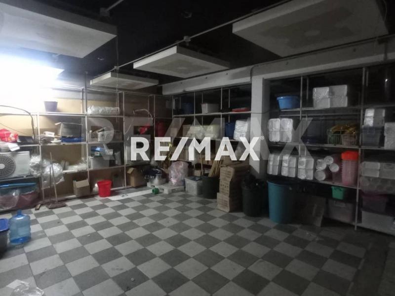 Edificio en Venta, Calle Ecuador, Centro de Punto Fijo.