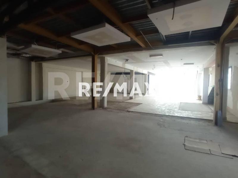 Edificio en Venta, Calle Ecuador, Centro de Punto Fijo.