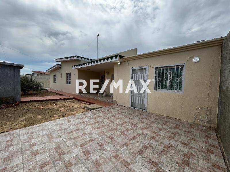 CASA EN ALQUILER