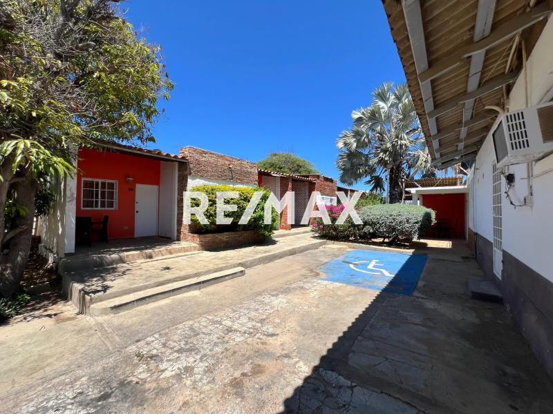 Posada en Venta Urb. Zarabon