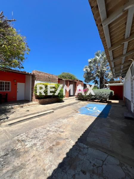 Posada en Venta Urb. Zarabon