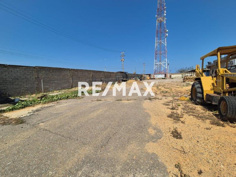 En Venta Galpon Industrial Av. Ollarvides