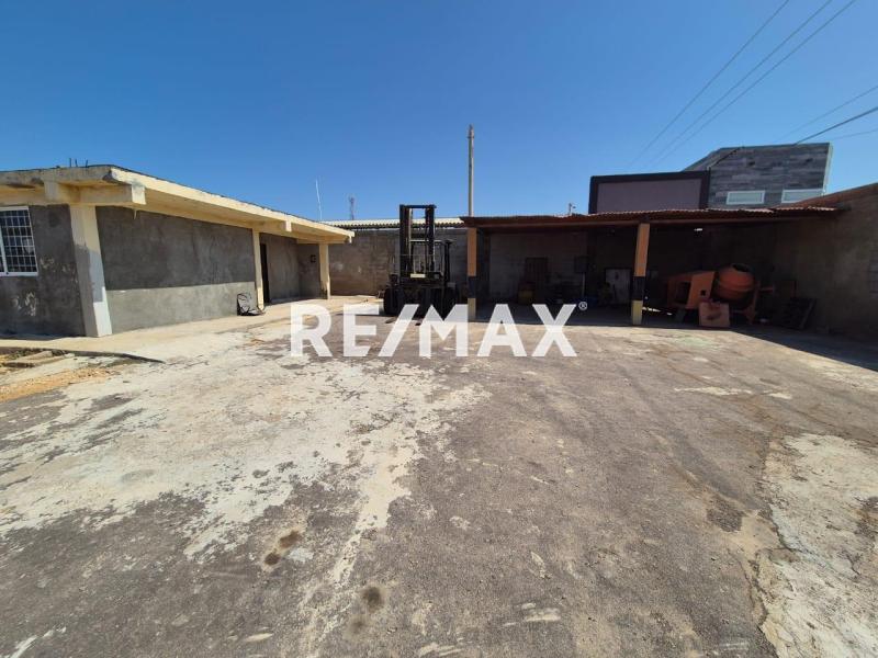 En Venta Galpon Industrial Av. Ollarvides
