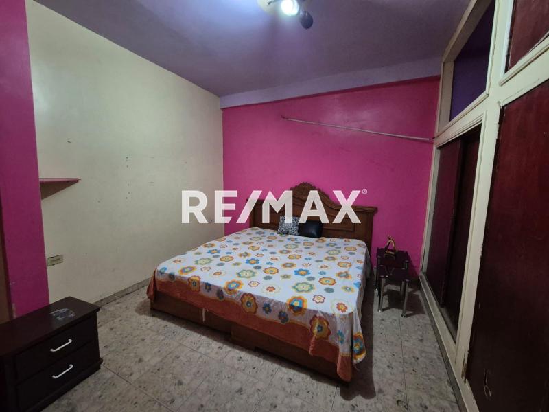 En Venta Casa + Galpon Centro de Punt Fijo