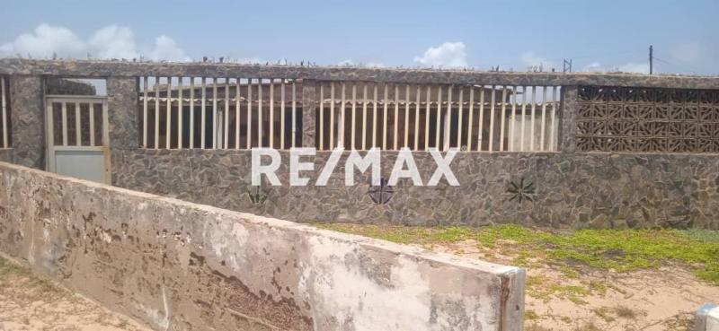 CASA EN VENTA BUCHUACO