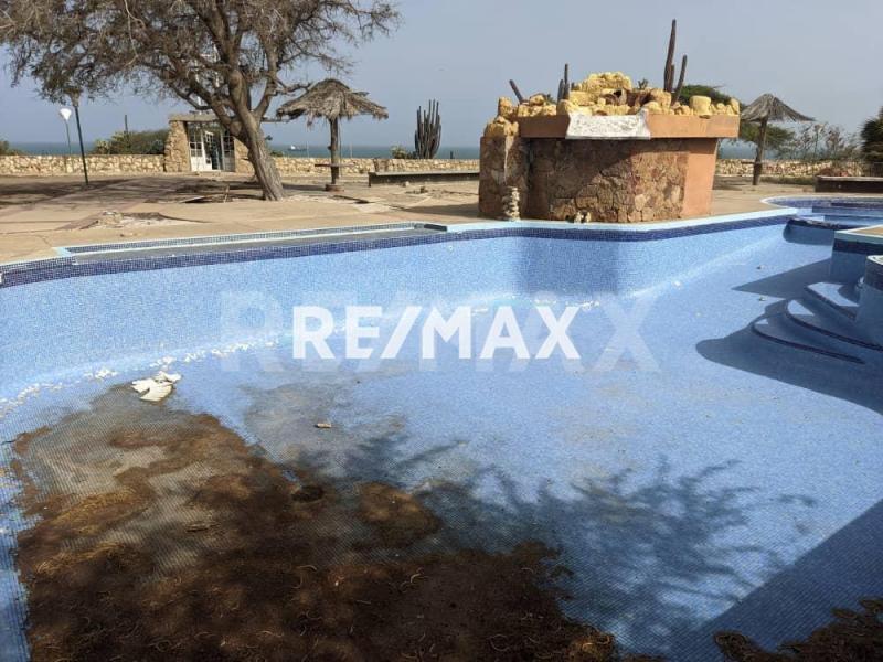 Edificio en Venta, con vista al mar, Urb. Zarabón.