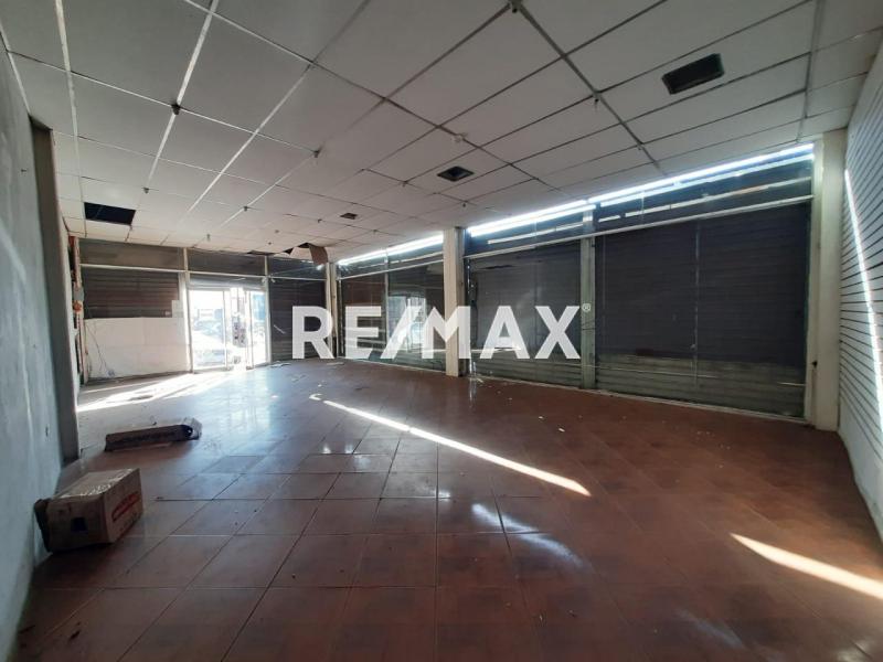 Local Comercial en Venta, Centro de Punto Fijo.